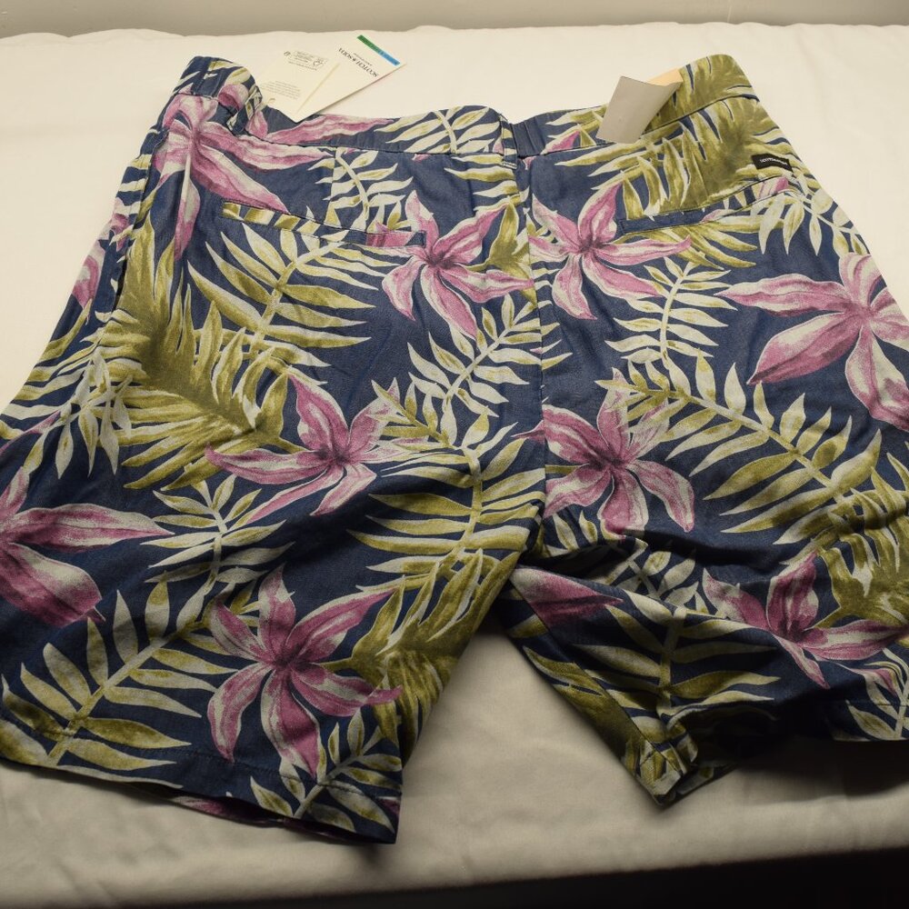 Scotch & Cods Men's Twilit - Printed Pleated Bermuda Shorts NWT - Picture 3 of 11